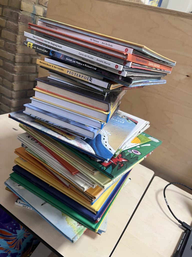 Oude boeken, nieuwe bestemming. Oude boeken, nieuwe bestemming.
